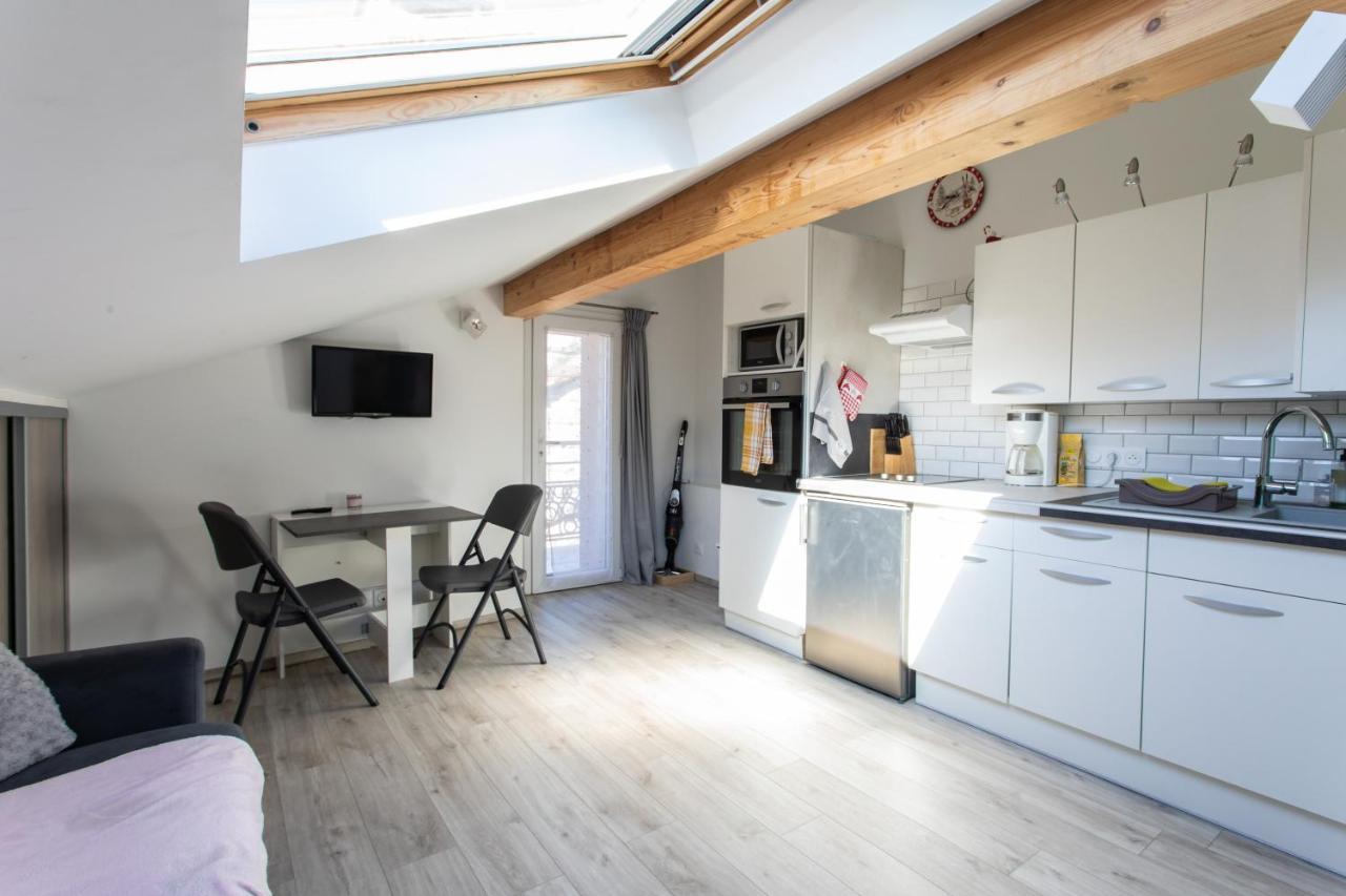 Le Coq Charmant Petit Studio En Centre Ville D'Embrun Exterior foto