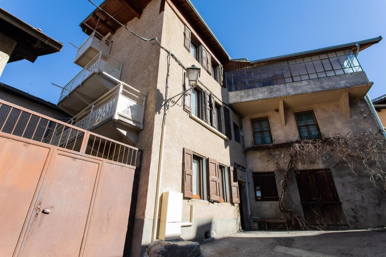 Le Coq Charmant Petit Studio En Centre Ville D'Embrun Exterior foto