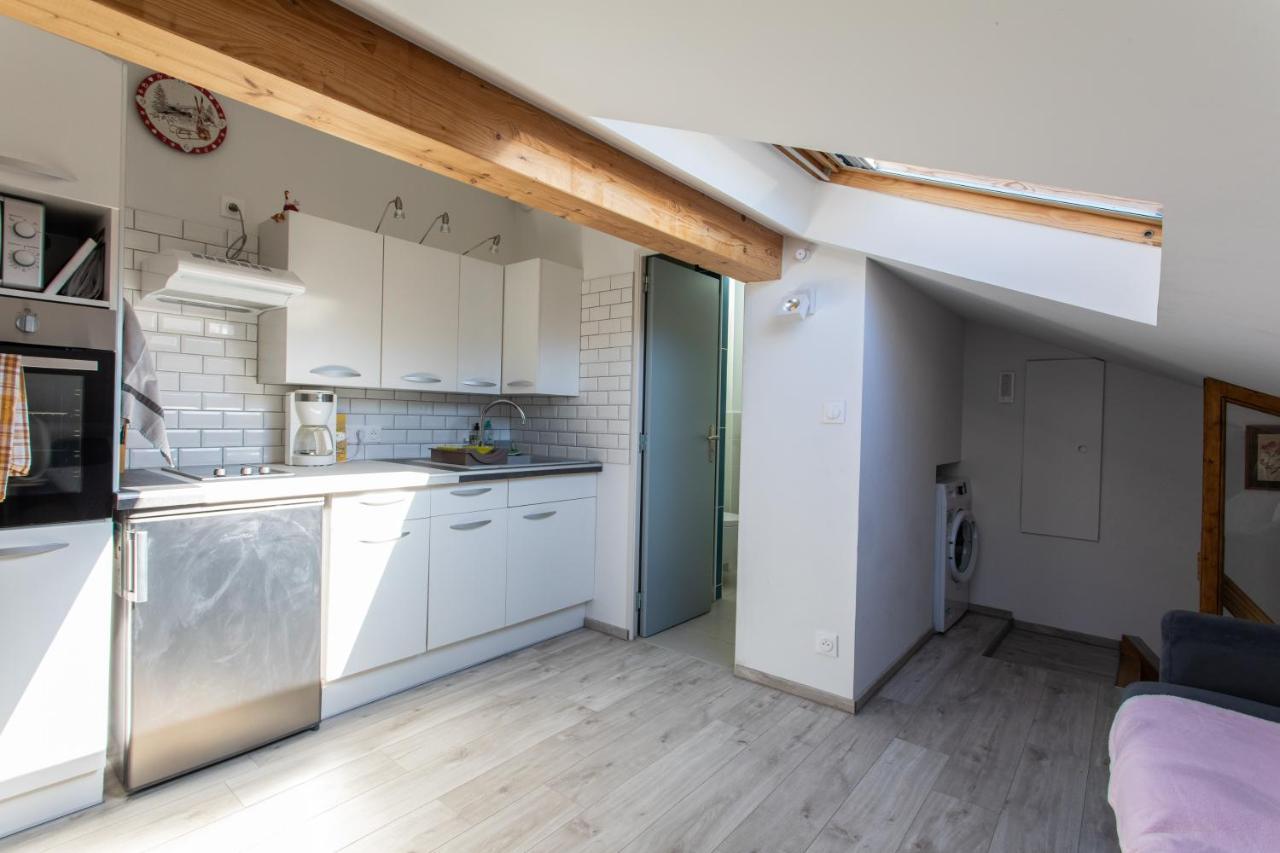 Le Coq Charmant Petit Studio En Centre Ville D'Embrun Exterior foto